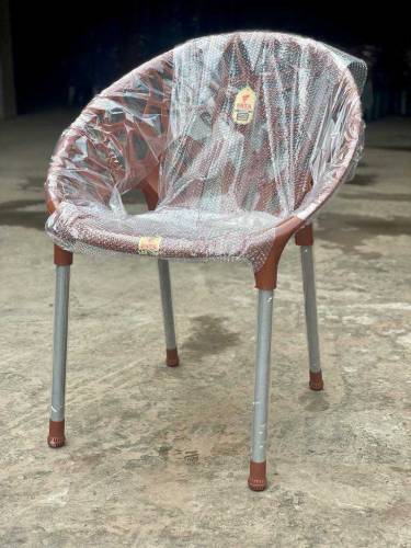 4 CHAIRS  1 FOLDING TABEL SET 