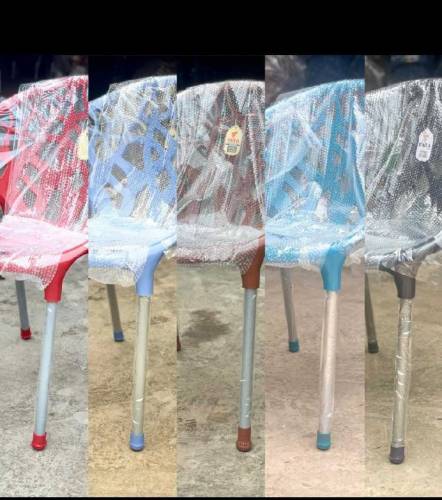 4 CHAIRS  1 FOLDING TABEL SET 