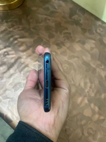 LG g7 