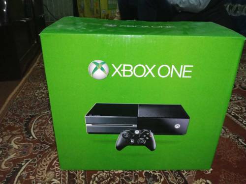 selling Xbox One with 1TB HDD and with box