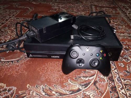 selling Xbox One with 1TB HDD and with box