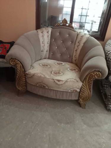 new sofa set completely good condition beutifull 