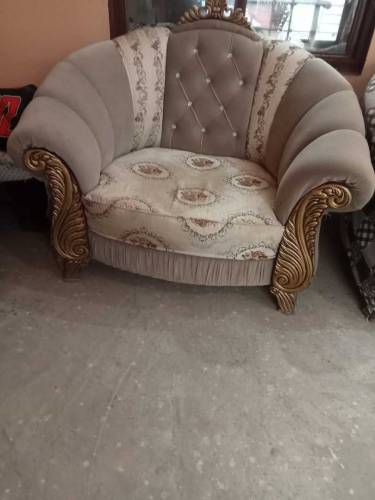 new sofa set completely good condition beutifull 