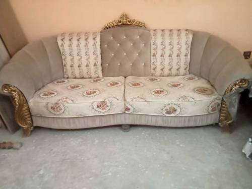 new sofa set completely good condition beutifull 