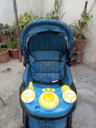 ADJUSTABLE BABY STROLLER/PRAM 