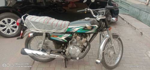 Honda 125 Black Color