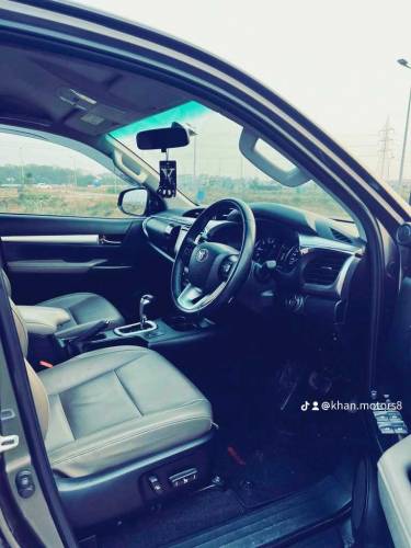 Toyota Hilux 2.8 automatic v revo