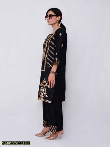 •  Fabric: Linen