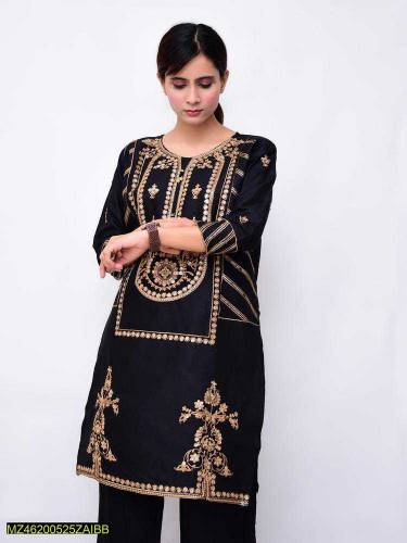 •  Fabric: Linen