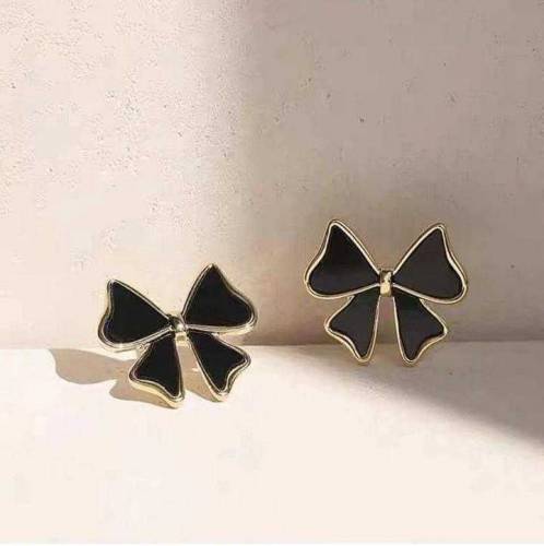 Bow design studs