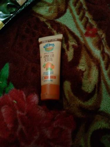 paint base/eyeliner/face Wash /Alvera gel etc.....