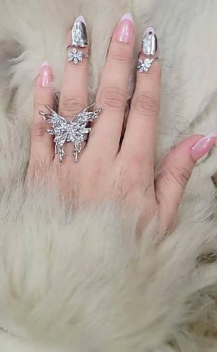 nails ring