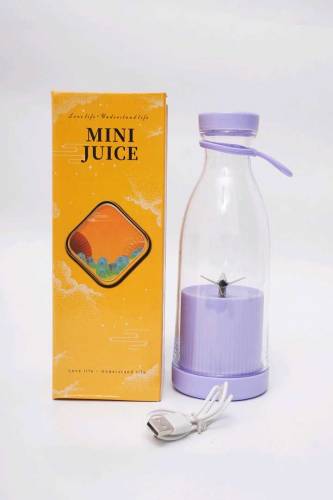 Mini electric juicer 