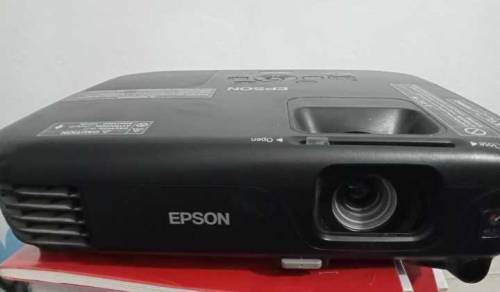 Epson EB-S02 Projector 