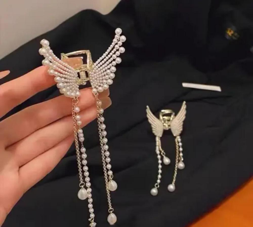 Beautiful Butterfly Rhinestone Hair Claw