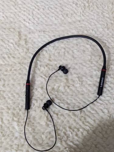 Lenovo Neckband 100% original / high quality sound and battery timing