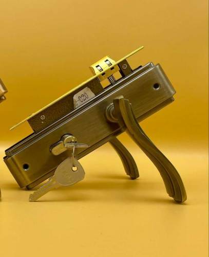 Door handle lock