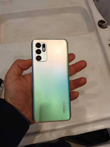 OPPO Reno 6 