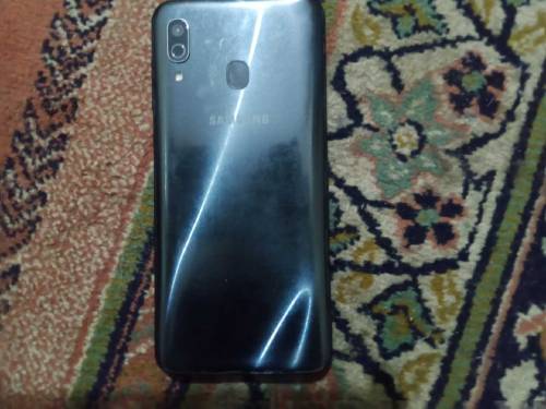 SAMSUNG A30
