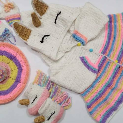 woolen products by Wools_and_crafts.. handmade woolen items available