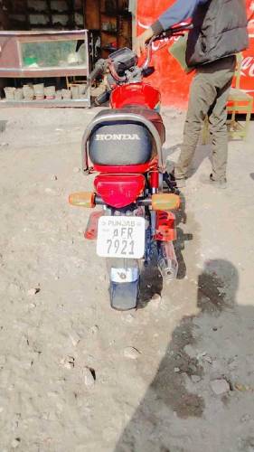 HONDA CD70 2021