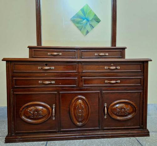 Queen Size Bed, Side Talbles and Dressing Table