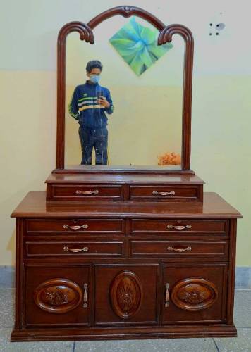 Queen Size Bed, Side Talbles and Dressing Table