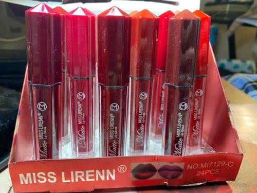 makeup lip gloss