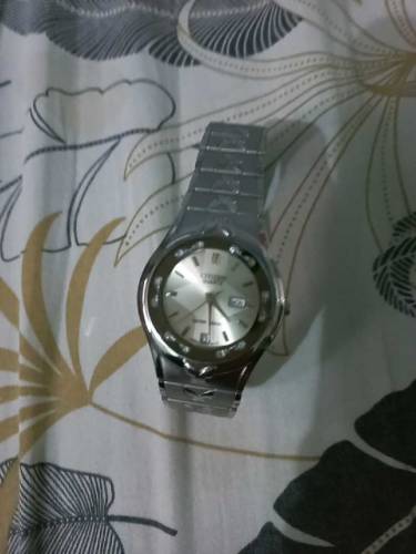 Japanese Men's Watch: Crystal Silver Dial Stainless Steel bracelet