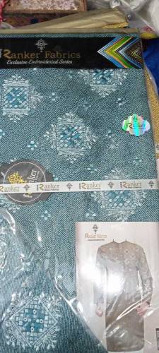 لباس انسان کی پہچان اور  اعتماد ہوتا ہے   