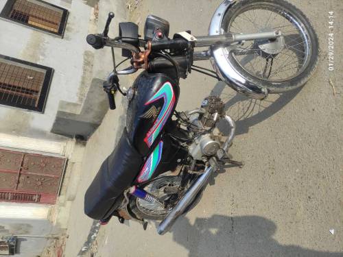 Honda CD 70 Model 2004 in Lush Condition, EveryThings Is Ok,