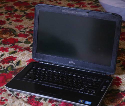 for sale urgent dell latitude 4gb512hard disk gernation3rd just need m