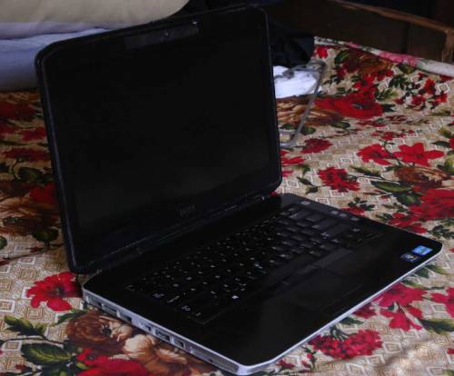for sale urgent dell latitude 4gb512hard disk gernation3rd just need m