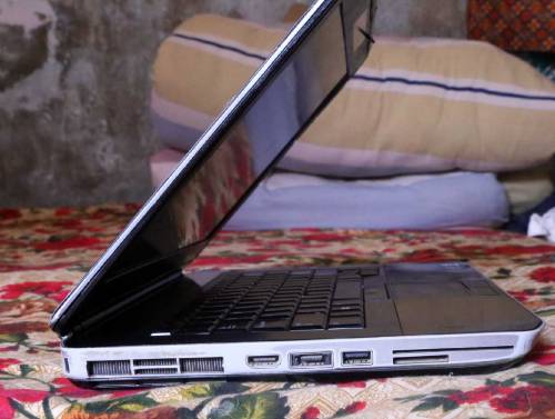 for sale urgent dell latitude 4gb512hard disk gernation3rd just need m