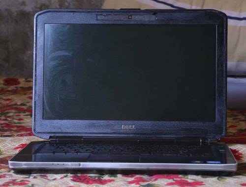 for sale urgent dell latitude 4gb512hard disk gernation3rd just need m