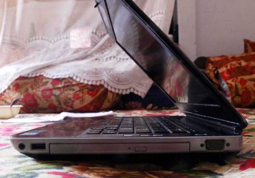 for sale urgent dell latitude 4gb512hard disk gernation3rd just need m