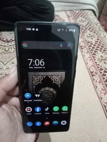 one plus 8 5g UW