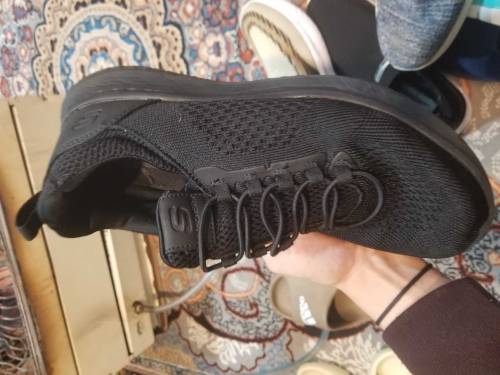 skechers black