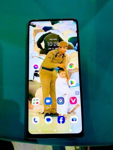 Motorola g2005g 108 mega pixel 8 GB ram 128 batty 5000mah