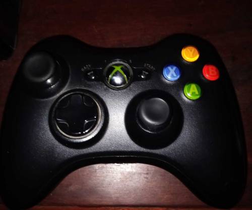 XBOX 360 WITH KINECT AND TWO CONTROLLERS 