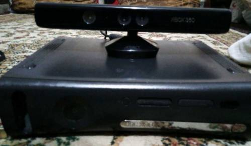 XBOX 360 WITH KINECT AND TWO CONTROLLERS 
