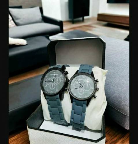 couple casual analogue watches 
