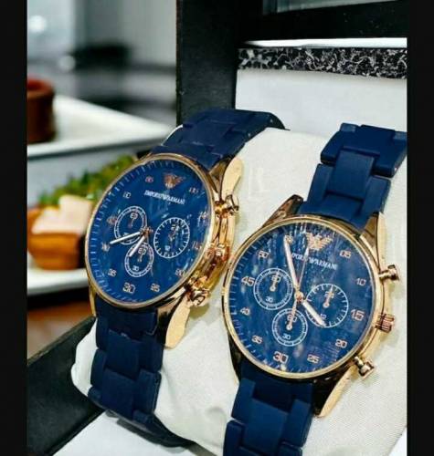 couple casual analogue watches 