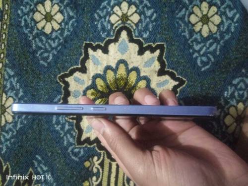 A great Mobile like new use just 4 months 10/10 health& condition 