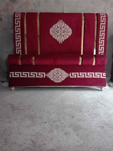 new bed sit and Sufa Available for sale 