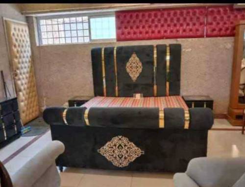 new bed sit and Sufa Available for sale 
