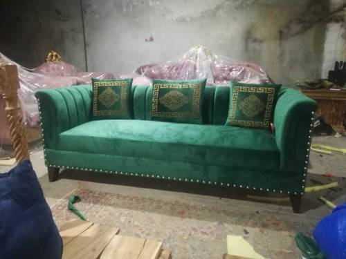 new bed sit and Sufa Available for sale 