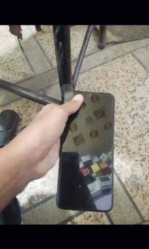 readme c35 8gb 128gb ram 10 /10 conditions all okay with box 
