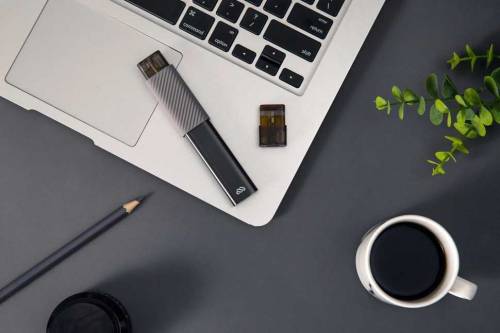 vape/pod/myst P1 pod/3 refillable coils/10 ml flavour bottle. free