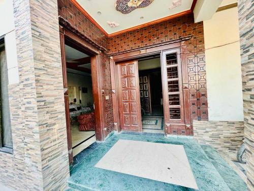 16 Marla Corner Double Story House For Sale 